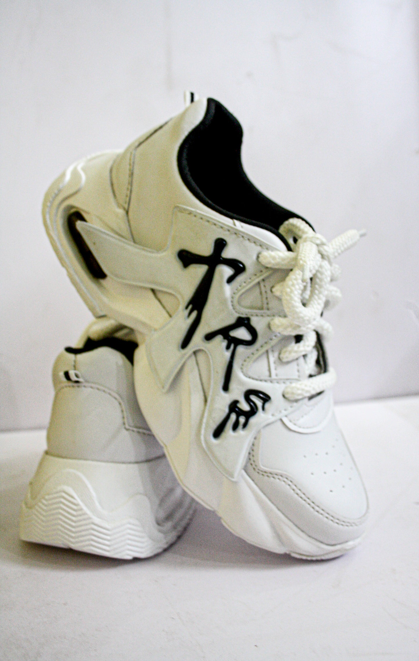 White Chunky SRX Streetwear Sneakers – Unisex - Ramya